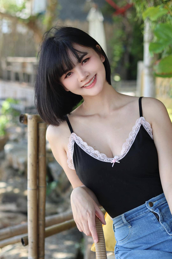 น้องซาร์เนส สาวสวย